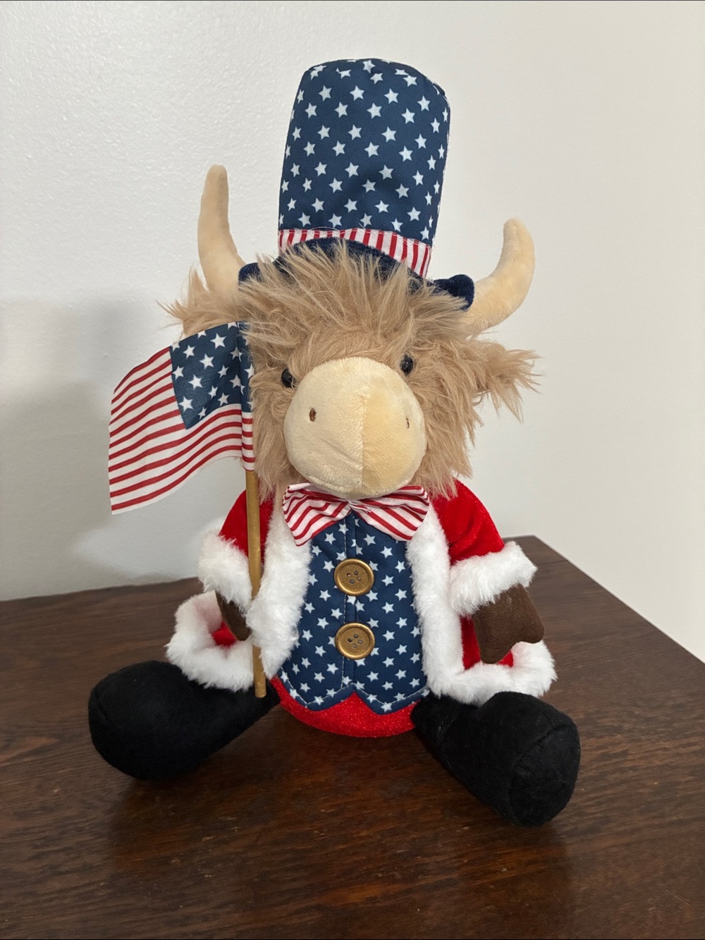 NWT- Adorable Patriotic Highland Cow Plush Holiday Figure